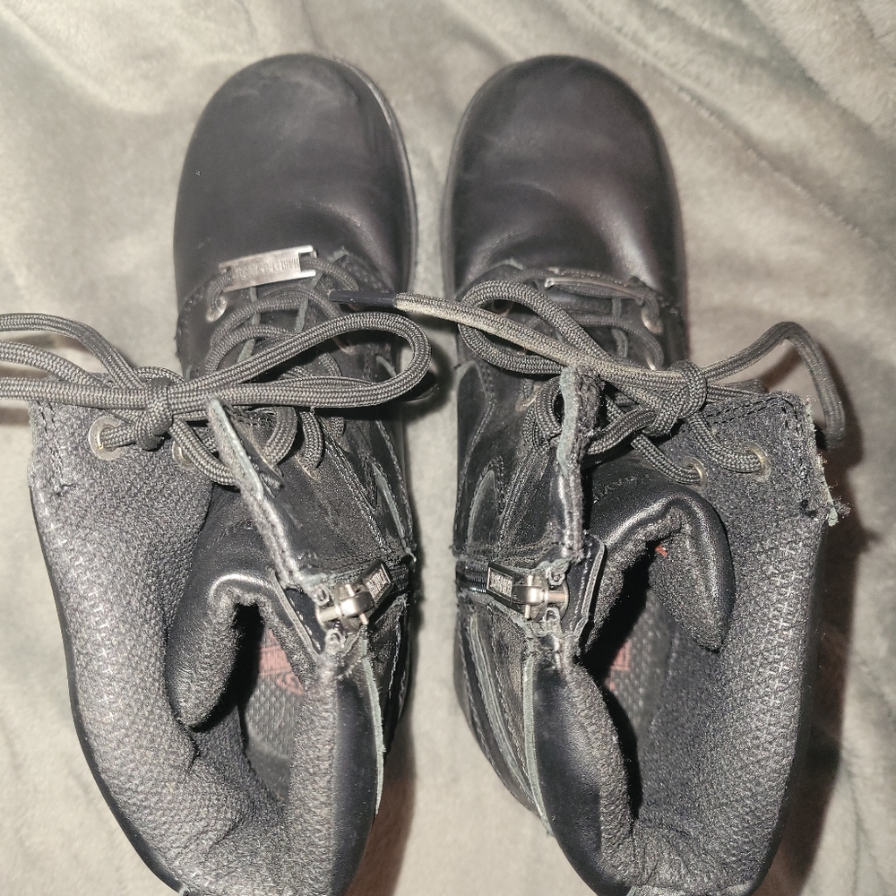 Boots - Picture 5 of 6
